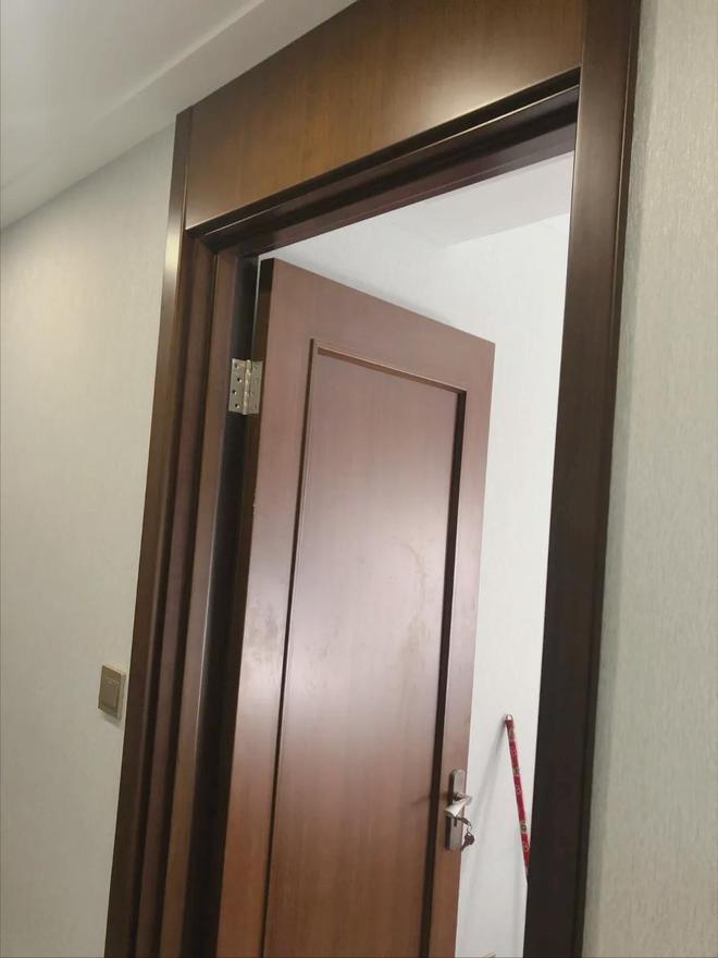 j9九游会官网木门买免漆的还是烤漆的？之前不了解没想到差别这么大！(图5)