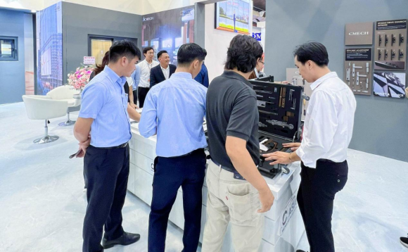 j9九游会官网CMECH希美克携多样化门窗五金系统方案再亮相越南VIETBULID展会(图3)