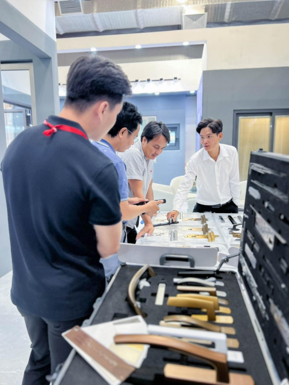 j9九游会官网CMECH希美克携多样化门窗五金系统方案再亮相越南VIETBULID展会(图6)