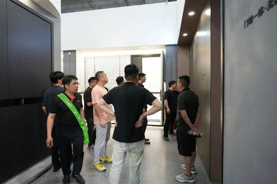 J9九游TATA木门锦上宅广州建博会新品发布携手巨擘共绘“家宅和美”愿景(图9)