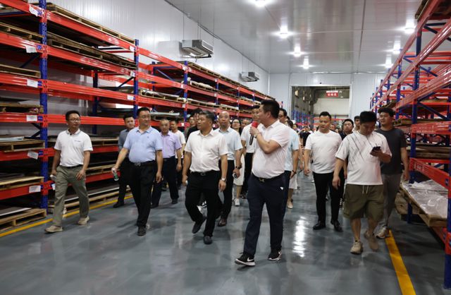 j9九游广东省门业协会走进东升门业智能制造产业基地参观考察(图2)